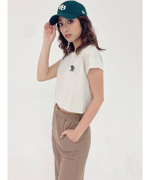 GYDA（ジェイダ）の「TYRANNOS G REX ワッペンショートTシャツ（Tシャツ/カットソー・レディース・チャコールグレー/ライトグレー/パープル/オフホワイト・FREE）」の3枚目の写真