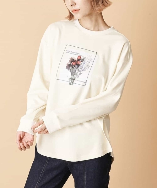A de a.v.v(アードアー・ヴェ・ヴェ)の「フラワーフォトプリントTシャツ(Tシャツ/カットソー・レディース・アイボリー/ブラウン・38/36)」の2枚目の写真