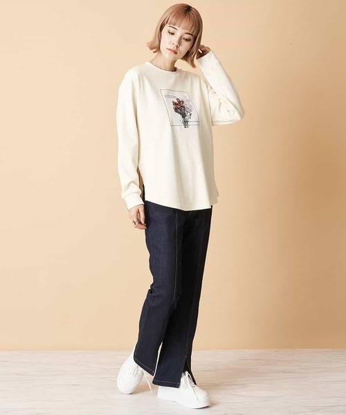 A de a.v.v(アードアー・ヴェ・ヴェ)の「フラワーフォトプリントTシャツ(Tシャツ/カットソー・レディース・アイボリー/ブラウン・38/36)」の8枚目の写真