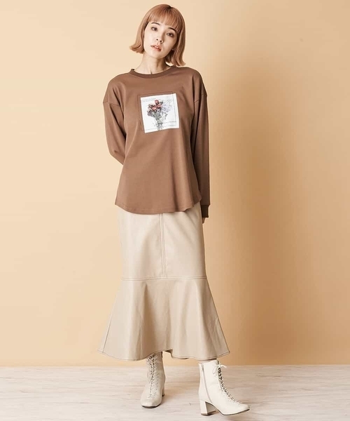A de a.v.v(アードアー・ヴェ・ヴェ)の「フラワーフォトプリントTシャツ(Tシャツ/カットソー・レディース・アイボリー/ブラウン・38/36)」の10枚目の写真