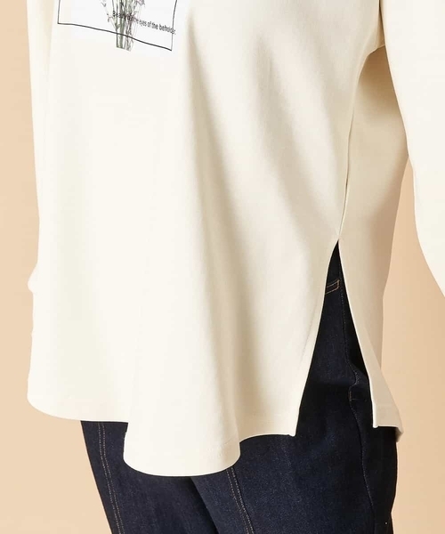 A de a.v.v(アードアー・ヴェ・ヴェ)の「フラワーフォトプリントTシャツ(Tシャツ/カットソー・レディース・アイボリー/ブラウン・38/36)」の11枚目の写真