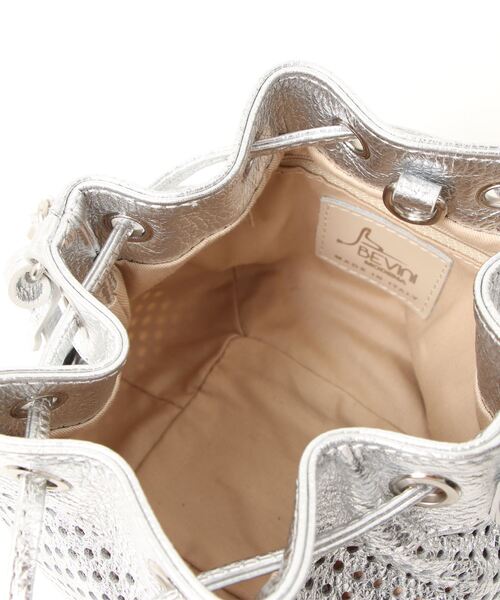 Liesse（リエス）の「【BEVINI】巾着型2WAYバッグ（ショルダーバッグ・レディース・シルバー・FREE）」の2枚目の写真