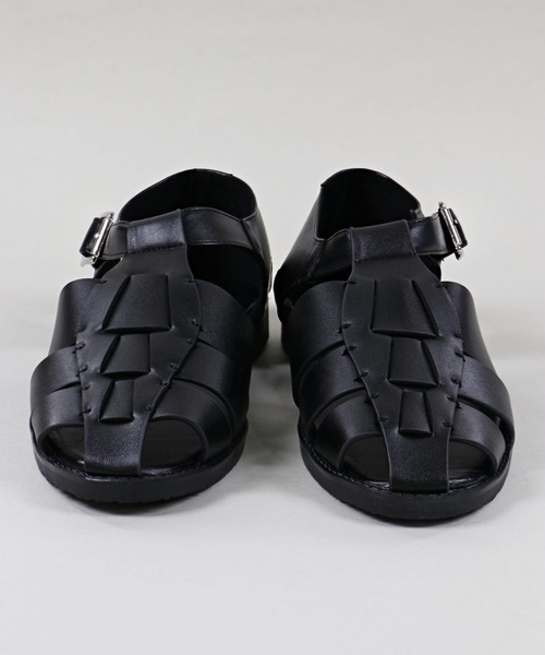 SPINNS（スピンズ）の「フェイクレザー グルカサンダル（サンダル・メンズ・ブラック・M/L）」の2枚目の写真