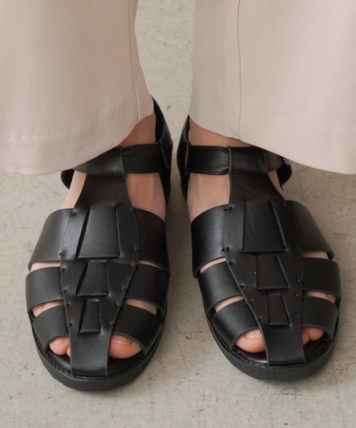 SPINNS（スピンズ）の「フェイクレザー グルカサンダル（サンダル・メンズ・ブラック・M/L）」の20枚目の写真