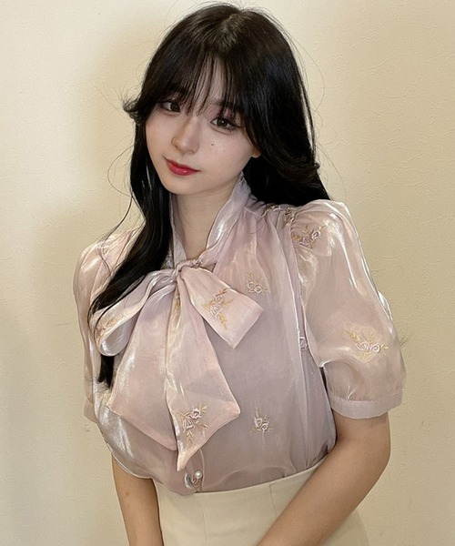 titty＆Co. PETIT by poyo（ティティーアンドコープティバイポヨ）の「【titty&Co.PETIT by POYO】シャイニー刺繍リボンブラウス（シャツ/ブラウス・レディース・ピンク/ホワイト・FREE）」の2枚目の写真