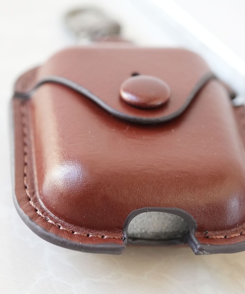 Port（ポート）の「フェイクレザー AirPods1/2 / AirPods Pro 専用 ソフト イヤフォンケース（ヘッドフォン/イヤホン・レディース・ブラック/ブラウン/ダークブラウン/ネイビー/ブラウン系その他/ダークグリーン・A/B）」の18枚目の写真
