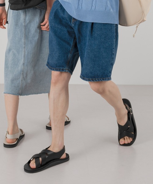 FOLLOWIN（フォロウィン）の「バックルクロスサンダルスリッパ（サンダル・レディース・ブラック/ブラウン/アイボリー・24cm/25cm/26cm/27cm/23㎝）」の21枚目の写真