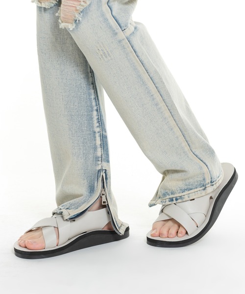 FOLLOWIN（フォロウィン）の「バックルクロスサンダルスリッパ（サンダル・レディース・ブラック/ブラウン/アイボリー・24cm/25cm/26cm/27cm/23㎝）」の12枚目の写真