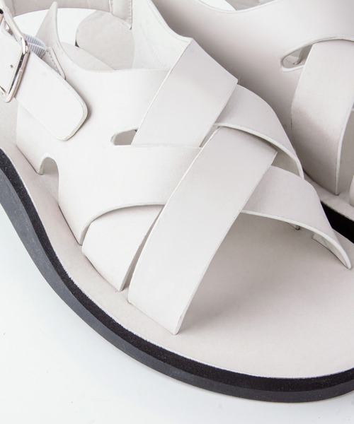 FOLLOWIN（フォロウィン）の「バックルクロスサンダルスリッパ（サンダル・レディース・ブラック/ブラウン/アイボリー・24cm/25cm/26cm/27cm/23㎝）」の8枚目の写真