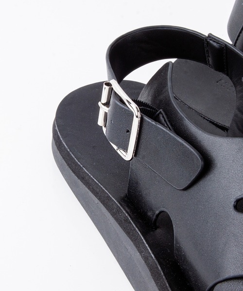 FOLLOWIN（フォロウィン）の「バックルクロスサンダルスリッパ（サンダル・レディース・ブラック/ブラウン/アイボリー・24cm/25cm/26cm/27cm/23㎝）」の18枚目の写真