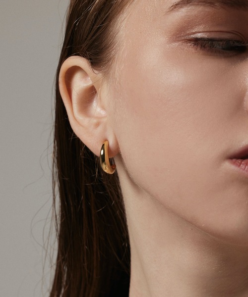 CENE（セネ）の「【CENE】セネ/ [ゴールド]ハーフムーンピアス（ピアス（両耳用）・レディース・ゴールド・FREE）」の2枚目の写真