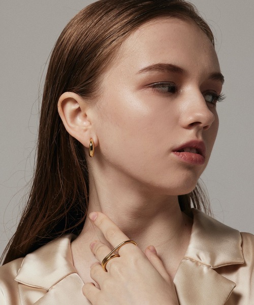 CENE（セネ）の「【CENE】セネ/ [ゴールド]ハーフムーンピアス（ピアス（両耳用）・レディース・ゴールド・FREE）」の4枚目の写真