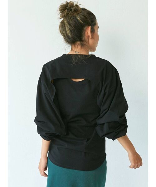 Ungrid(アングリッド)の「レイヤードバックオープンTee(Tシャツ/カットソー・レディース・グリーン/オフホワイト/ブラック・FREE)」の10枚目の写真