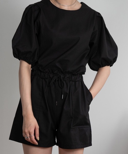 Amiur(エミレ)の「puff sleeve lady like set up(セットアップ・レディース・ベージュ/ブラック・FREE)」の2枚目の写真