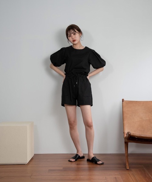 Amiur(エミレ)の「puff sleeve lady like set up(セットアップ・レディース・ベージュ/ブラック・FREE)」の7枚目の写真