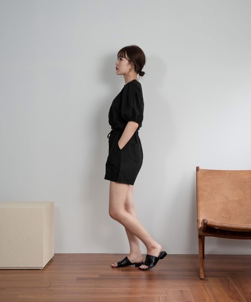 Amiur(エミレ)の「puff sleeve lady like set up(セットアップ・レディース・ベージュ/ブラック・FREE)」の8枚目の写真