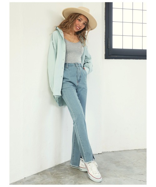 anap mimpi(アナップミンピ)の「センターライン裾スリットデニムパンツ(デニムパンツ・レディース・ブルー・S/M)」の6枚目の写真