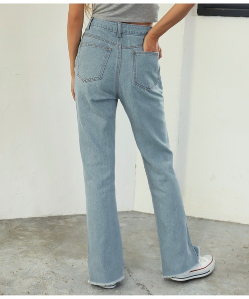 anap mimpi(アナップミンピ)の「センターライン裾スリットデニムパンツ(デニムパンツ・レディース・ブルー・S/M)」の10枚目の写真