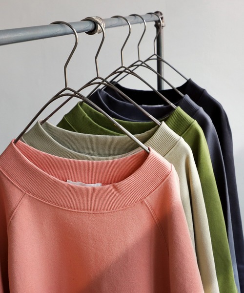 antiqua(アンティカ)の「コクーン裏毛トップス(スウェット・レディース・ピンク/アッシュグレー/カーキ/ブラック/グレイッシュベージュ・FREE)」の22枚目の写真