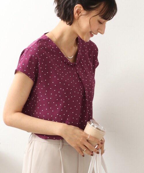 DRESKIP(ドレスキップ)の「◆フロントタック ドット柄ブラウス(シャツ/ブラウス・レディース・ホワイト系3/ブラック系/ブルー系5/パープル系2・02/03)」の4枚目の写真