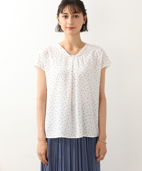 DRESKIP(ドレスキップ)の「◆フロントタック ドット柄ブラウス(シャツ/ブラウス・レディース・ホワイト系3/ブラック系/ブルー系5/パープル系2・02/03)」の9枚目の写真