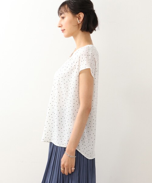 DRESKIP(ドレスキップ)の「◆フロントタック ドット柄ブラウス(シャツ/ブラウス・レディース・ホワイト系3/ブラック系/ブルー系5/パープル系2・02/03)」の5枚目の写真