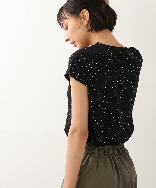 DRESKIP(ドレスキップ)の「◆フロントタック ドット柄ブラウス(シャツ/ブラウス・レディース・ホワイト系3/ブラック系/ブルー系5/パープル系2・02/03)」の6枚目の写真