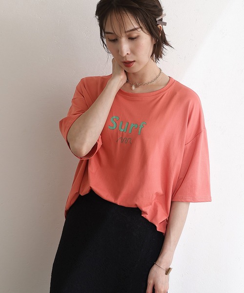ElegChic(エレグシック)の「BIGロゴTシャツ(Tシャツ/カットソー・レディース・ホワイト/ブラック/ピンク/ホワイト系その他/ブラック系その他/ブラック系その他2・FREE)」の1枚目の写真