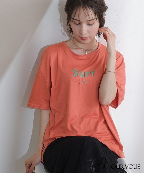 ElegChic(エレグシック)の「BIGロゴTシャツ(Tシャツ/カットソー・レディース・ホワイト/ブラック/ピンク/ホワイト系その他/ブラック系その他/ブラック系その他2・FREE)」の11枚目の写真
