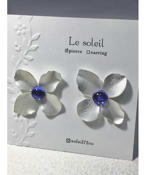 tone(トーン)の「【Le soleil】スワロフスキー フラワーピアス(MA)(ピアス(両耳用)・レディース・ブルー系その他/レッド系その他・FREE)」の1枚目の写真