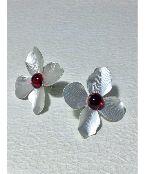 tone(トーン)の「【Le soleil】スワロフスキー フラワーピアス(MA)(ピアス(両耳用)・レディース・ブルー系その他/レッド系その他・FREE)」の4枚目の写真