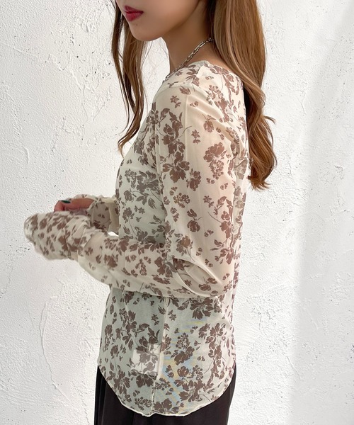 apres jour mignon（アプレジュールミニョン）の「花柄シアートップス【ZOZOTOWN限定アイテム】（Tシャツ/カットソー・レディース・ダークブラウン/グリーン/ブルー・X-LARGE/フリー）」の11枚目の写真