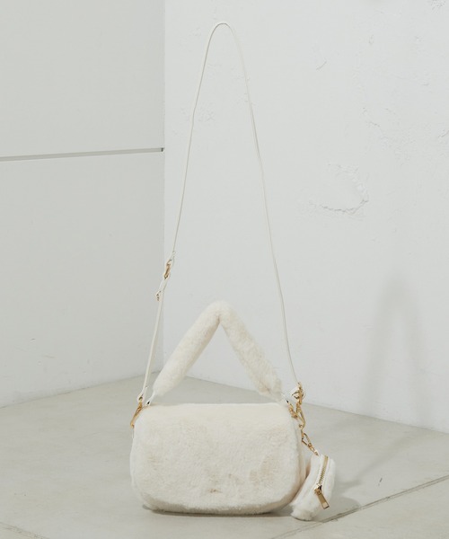 Chico（チコ）の「ポーチ付ファーミニショルダーバック（ショルダーバッグ・レディース・ベージュ/アイボリー/グレー・FREE）」の18枚目の写真