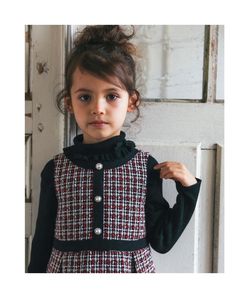 BeBe(ベベ)の「BeBe/【お揃い】ツイードチェックパールボタンジャンパースカート(100~150cm)(ワンピース・キッズ・レッド系その他/ブラック系その他・100/140/130/120/110/150)」の15枚目の写真