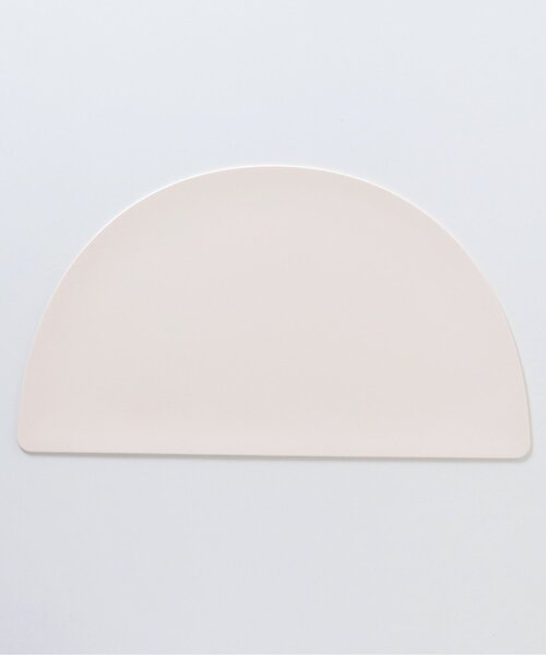 apres les cours（アプレレクール）の「tiny bear シリコンマット（マグ/哺乳瓶/お食事グッズ・キッズ・オフホワイト・FREE）」の6枚目の写真