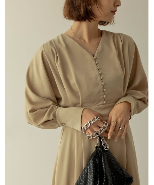 Re:EDIT（リエディ）の「[PREMIUM DRESS COLLECTION][低身長サイズ有]Vネックウエスト切り替えタックフレアワンピース（ワンピース・レディース・ブラック/ラベンダー/ベージュ・LARGE/SHORT/MEDIUM）」の14枚目の写真
