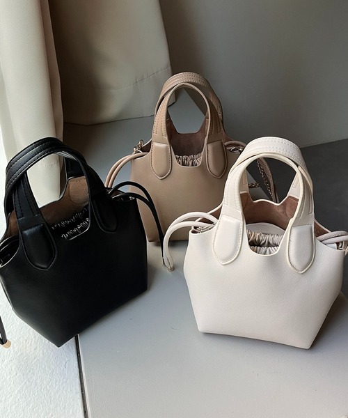 CAPRICIEUX LE'MAGE(カプリシューレマージュ)の「2SETチェーンミニバッグ(ハンドバッグ・レディース・ブラック/オフホワイト/モカ・FREE)」の1枚目の写真