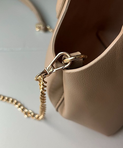 CAPRICIEUX LE'MAGE(カプリシューレマージュ)の「2SETチェーンミニバッグ(ハンドバッグ・レディース・ブラック/オフホワイト/モカ・FREE)」の15枚目の写真