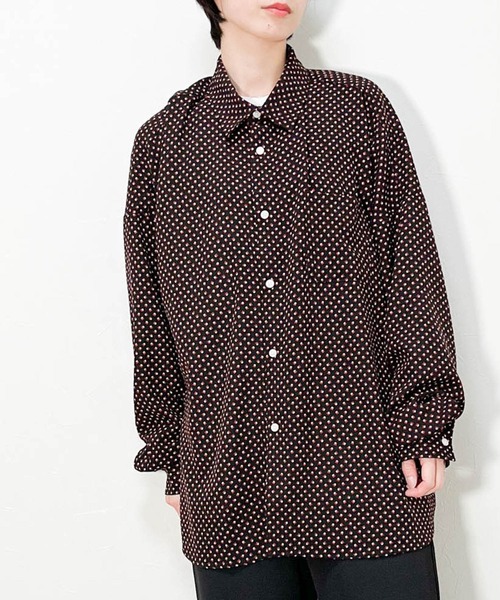 Ritzy(リッツィー)の「ポリ総柄プリント(B柄) ドロップショルダー LSシャツ(シャツ/ブラウス・メンズ・ブラウン/ブラック/ホワイト・MEDIUM/LARGE/X-LARGE)」の2枚目の写真
