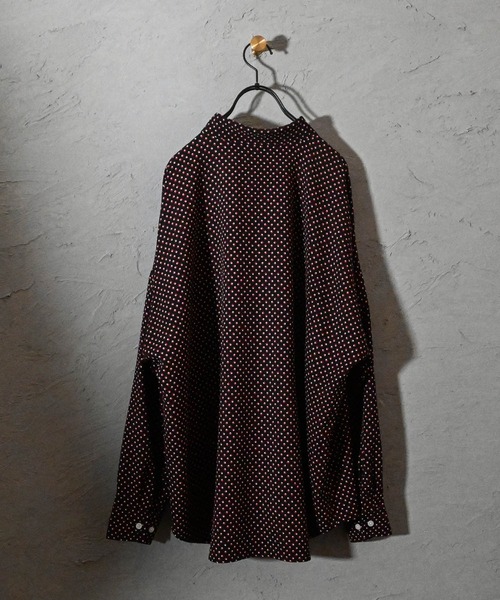 Ritzy(リッツィー)の「ポリ総柄プリント(B柄) ドロップショルダー LSシャツ(シャツ/ブラウス・メンズ・ブラウン/ブラック/ホワイト・MEDIUM/LARGE/X-LARGE)」の4枚目の写真