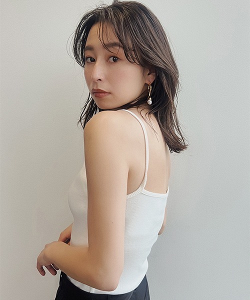 CREDONA(クレドナ)の「ソフトリブキャミソール(キャミソール・レディース・ブラック/オフホワイト/カーキ・FREE)」の2枚目の写真