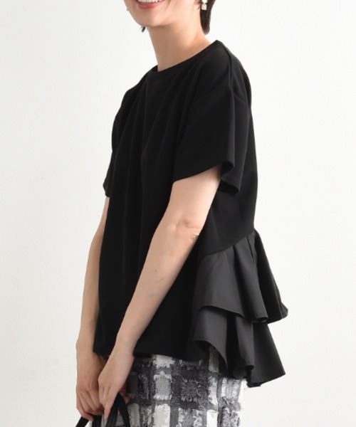 INTERPLANET（インタープラネット）の「ミラノリブＢＡＣＫフリル異素材プルオーバー（Tシャツ/カットソー・レディース・ブラック/オフホワイト/グレイッシュベージュ・FREE）」の3枚目の写真