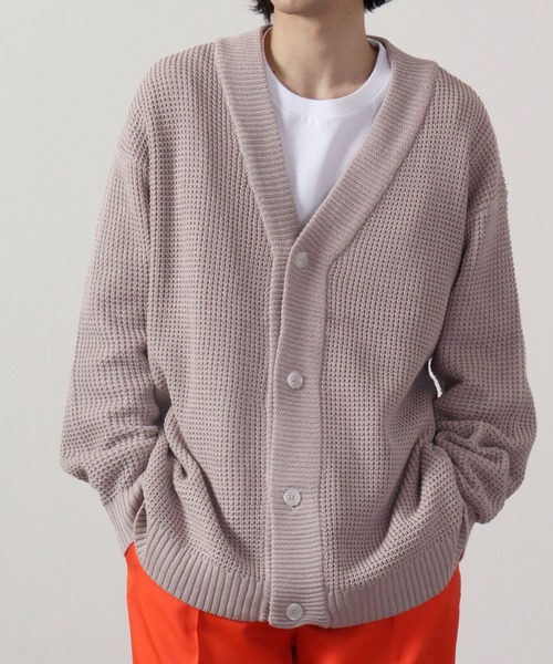 FUNALIVE（ファンアライブ）の「ワッフル編み ビッグサイズVネックニットカーディガン（カーディガン/ボレロ・メンズ・スミクロ/ロイヤルブルー/グレイッシュベージュ/ブラック/オフホワイト/グリーン/ケリーグリーン/マスタード/グレイッシュブルー・M/L）」の22枚目の写真