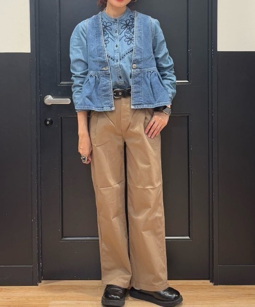 SOMETHING(サムシング)の「SOMETHING(サムシング)【レディース】チノタックトラウザー(その他パンツ・レディース・ベージュ・S/M/XS)」の17枚目の写真
