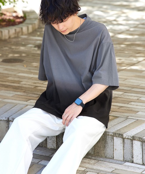 MONO-MART(モノマート)の「オーバーサイズ グラデーションオーバーダイS/Sカットソー(Tシャツ/カットソー・メンズ・グレー系/グリーン系/ベージュ系/ブラック系/ブルー系・M/L)」の3枚目の写真