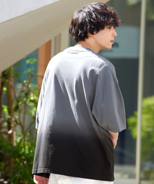 MONO-MART(モノマート)の「オーバーサイズ グラデーションオーバーダイS/Sカットソー(Tシャツ/カットソー・メンズ・グレー系/グリーン系/ベージュ系/ブラック系/ブルー系・M/L)」の9枚目の写真