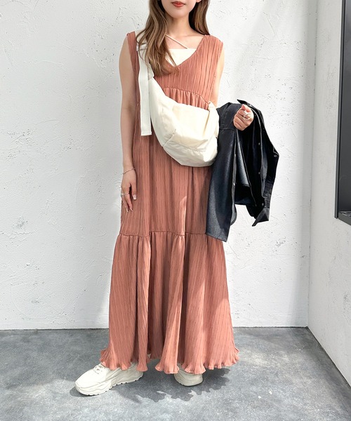 apres jour mignon(アプレジュールミニョン)の「プリーツ加工ワンピース【ZOZOTOWN限定アイテム】(ワンピース・レディース・ブラック/オレンジ系その他・フリー/X-LARGE)」の18枚目の写真