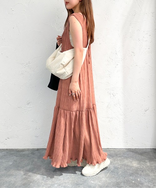 apres jour mignon(アプレジュールミニョン)の「プリーツ加工ワンピース【ZOZOTOWN限定アイテム】(ワンピース・レディース・ブラック/オレンジ系その他・フリー/X-LARGE)」の20枚目の写真