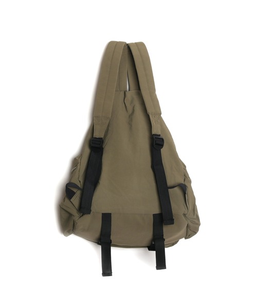 MAISON mou（メゾンムー）の「【recomend selection/セレクト】ドローストリングバックパック 巾着風リュック（バックパック/リュック・レディース・ブラック/ベージュ/グレー系その他2/カーキ/ライトピンク・FREE）」の10枚目の写真