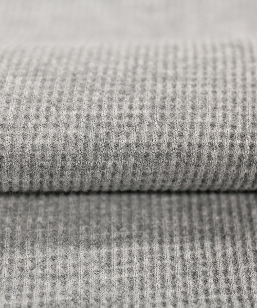 atONE（アットワン）の「atONE ワッフルカットソー テールヘム サイドスリット プルオーバー 長袖（Tシャツ/カットソー・レディース・ブラック/カーキ/杢グレー/ネイビー/ホワイト・LL～3L/4L～5L/M-L）」の21枚目の写真